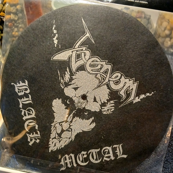 Venom Vinyl slip mats - Picture 3 of 3